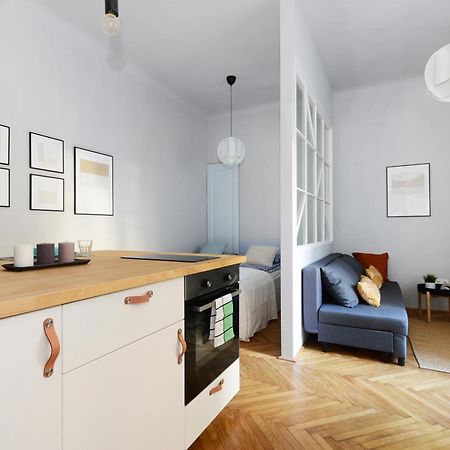 Monochrome Chic Apartments R613 Budapest Exterior photo